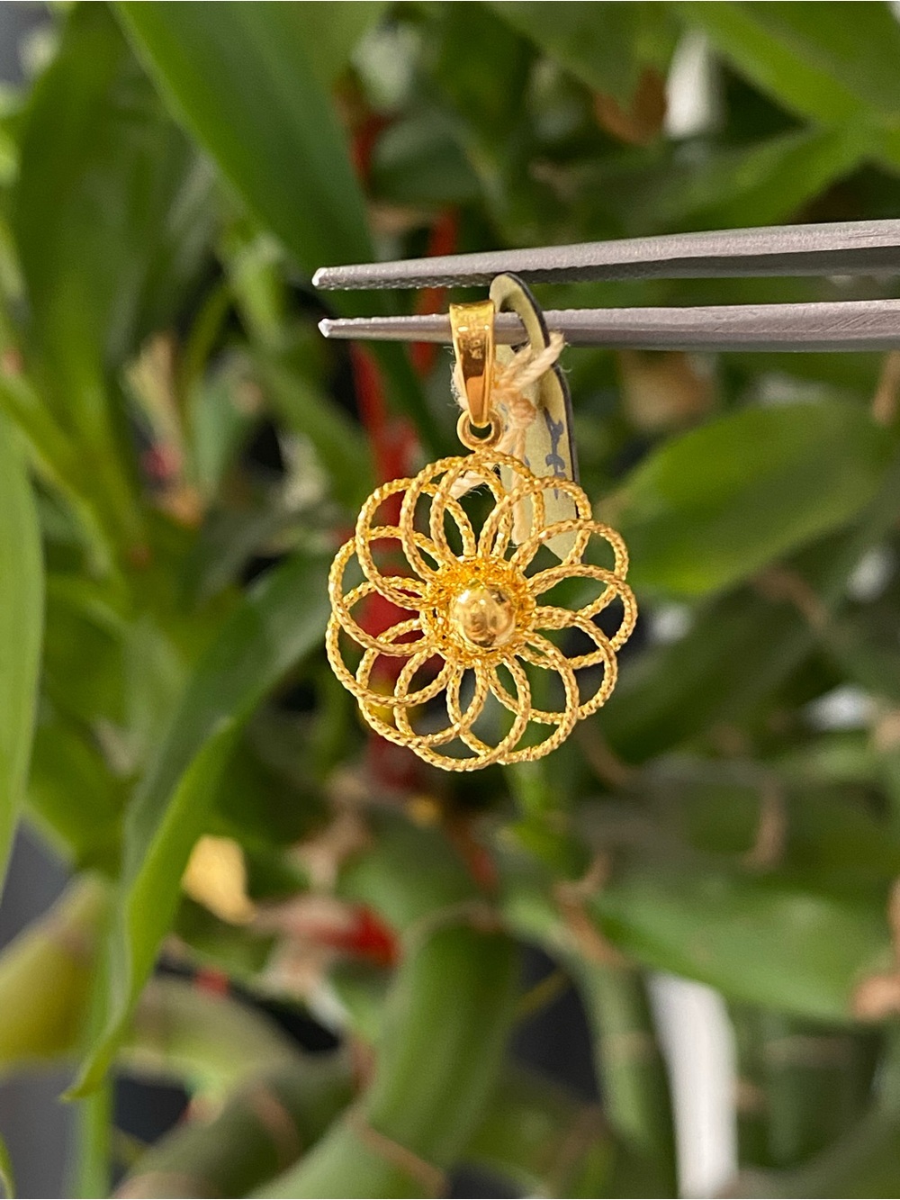 24K Yellow Gold Spinal Round Pendant